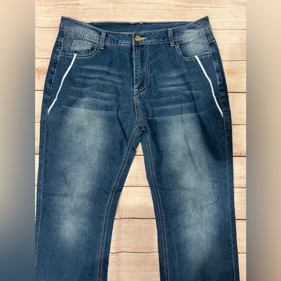 Blue Embroidered Decor Flared Jeans Size Large - Picture 3 of 6